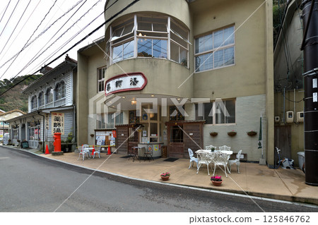 Yunotsu Onsen Townscape: A town of hot springs and history, Oda City, Shimane Prefecture 125846762