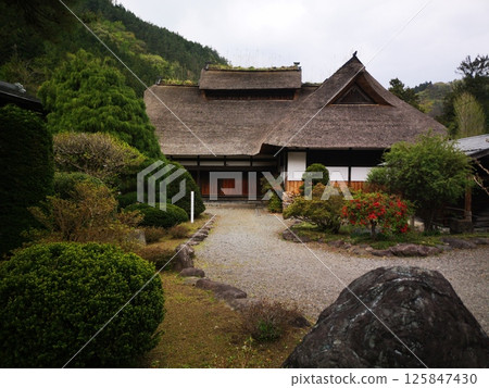 Nango's Curved House (former Suzuki family residence) in Numata City, Gunma Prefecture 125847430