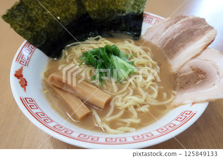 Tonkotsu ramen with plenty of ingredients Tonkotsu ramen with plenty of ingredients 125849133