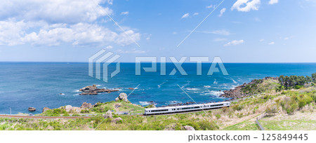 沿著青森縣八戶市種差海岸奔跑的東北情感 125849445