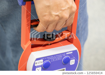 Grip force meter 125850414