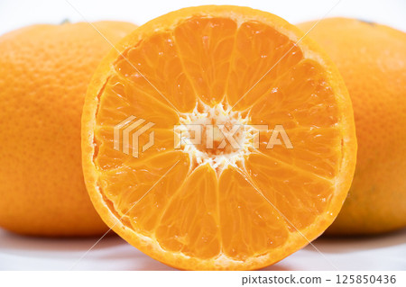 Mandarin Mandarin 125850436