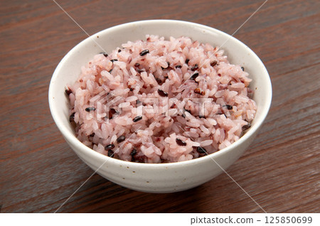 Freshly cooked red rice made from mixed grains Freshly cooked red rice made from mixed grains 125850699