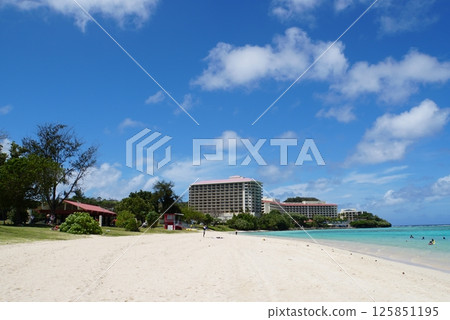 關島的Yipao海灘 125851195