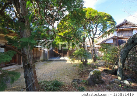 The streetscape of Akishidoikachu (Goto Family Residence) / Important Preservation District for Groups of Traditional Buildings The streetscape of Akishidoikachu (Goto Family Residence) / Important Preservation District for Groups of Traditional Buildings 125851419