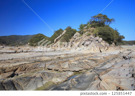 Strata of Tatsukushi Coast near Cape Ashizuri / One of Japan's Top 100 Geological Sites / Japan's first underwater park Strata of Tatsukushi Coast near Cape Ashizuri / One of Japan's Top 100 Geological Sites / Japan's first underwater park 125851447