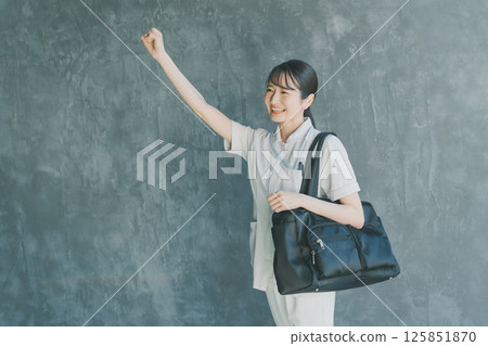 Visiting nurse Visiting nurse 125851870