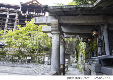 kyoto kiyomizu temple otowa waterfall kyoto kiyomizu temple otowa waterfall 125852667