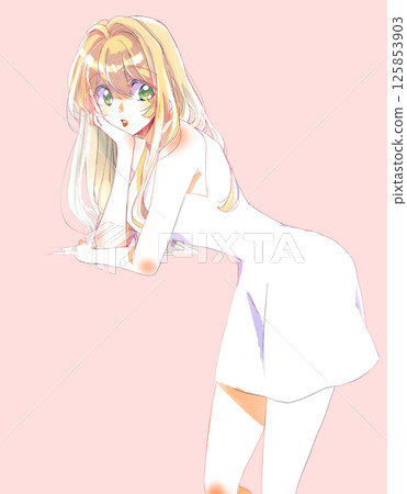 Sexy blonde woman resting her chin on her hand 125853903