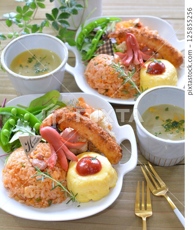 Children's lunch plate 125855256