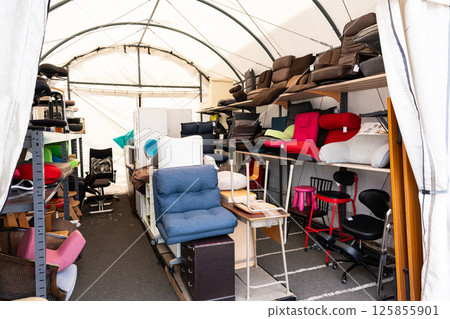 Hard Off 小金井店，Off House，戶外桌椅，春天的藍天，東京都小金井市前原町 125855901