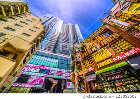 五月,日本東京城市景觀。澀谷櫻花舞台、眺望澀谷塔等 五月,日本東京城市景觀。澀谷櫻花舞台、眺望澀谷塔等 125858502