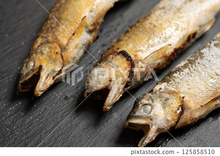 烤香魚圖片（庫存照片） 125858510