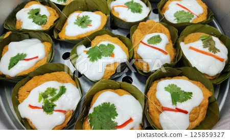 Thai steamed fish with curry paste 125859327