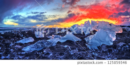 Beautiful sunset over famous Diamond beach, Iceland Beautiful sunset over famous Diamond beach, Iceland 125859346