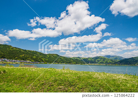 Lake Yogo in early summer Yogocho, Nagahama City, Shiga Prefecture 125864222