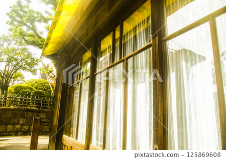 罕見的單層木屋商店 罕見的單層木屋商店 125869608