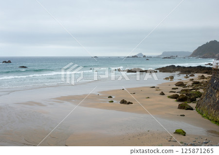 Beautiful view of beach of Los Quebrantos, San Juan de la Arena, Asturias 125871265
