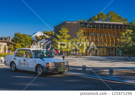 The Miho no Matsubara Mihoshirube in Shizuoka City and Mount Fuji (Shizuoka Prefecture) The Miho no Matsubara Mihoshirube in Shizuoka City and Mount Fuji (Shizuoka Prefecture) 125871298