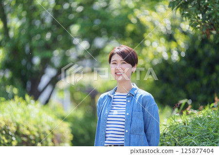 A woman with a smile 125877404