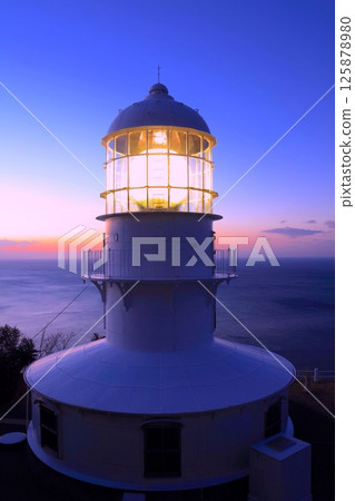 Cape Muroto Lighthouse in the morning glow/World Geopark/Preserved lighthouse 125878980