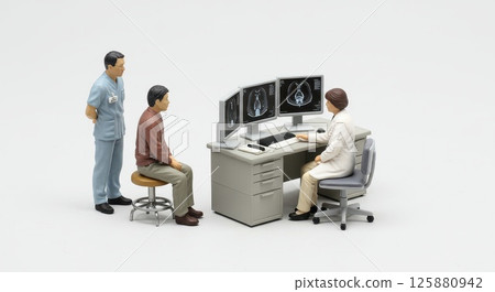 Miniature of a patient receiving an explanation from a doctor 125880942