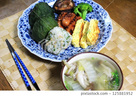 炸天婦羅碎、海苔飯糰、款冬飯糰 炸天婦羅碎、海苔飯糰、款冬飯糰 125881952