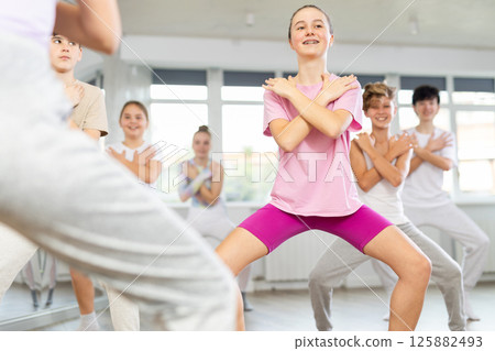 Group of children dancing hip hop 125882493
