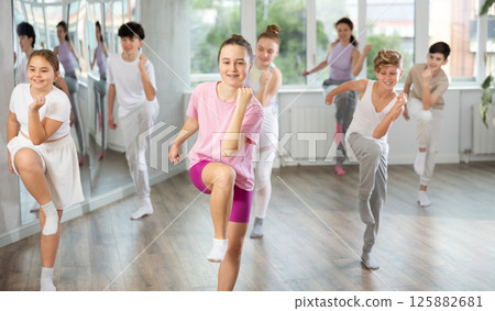 Group of boys and girls dancing dancehall 125882681