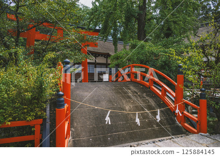 京都下鴨神社（鴨禦老屋神社）環橋 125884145