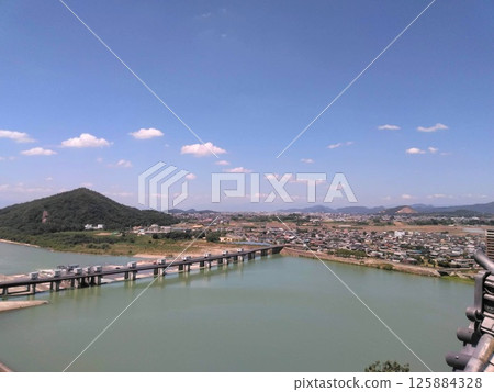 從犬山城眺望木曾川和街道全景 125884328