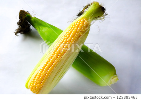 peeled corn peeled corn 125885465