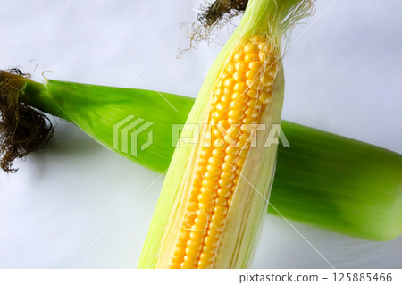 Fresh corn 125885466