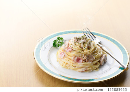 培根蘑菇奶油意大利面 125885633