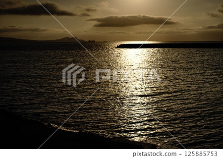 <Goto scenery> Tarojima beach at dawn 125885753