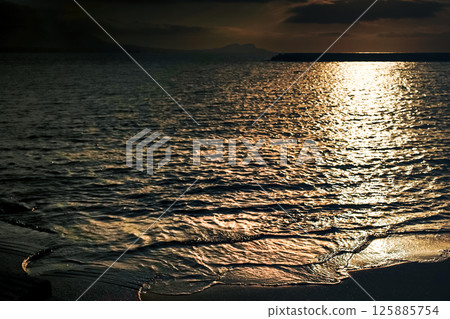 <Goto scenery> Tarojima beach at dawn 125885754