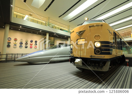 500 series Shinkansen and JNR 581 series train (Kyoto City, Kyoto Prefecture, Japan) 500 series Shinkansen and JNR 581 series train (Kyoto City, Kyoto Prefecture, Japan) 125886006