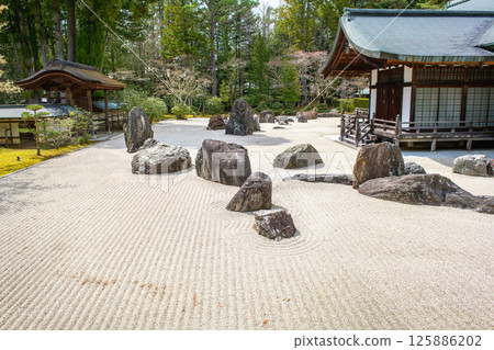 World Heritage Site Mount Koya Kongobu-ji Temple Banryu Garden, Inner Hall, and Imperial Gate Wakayama Prefecture World Heritage Site Mount Koya Kongobu-ji Temple Banryu Garden, Inner Hall, and Imperial Gate Wakayama Prefecture 125886202