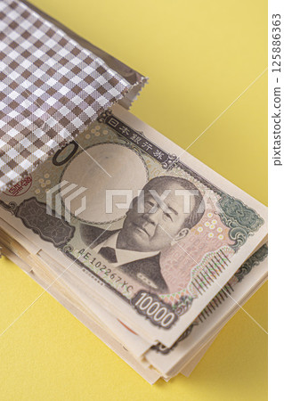 2 million yen 10,000 yen bill 125886363