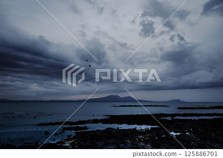 <Scenery of Goto> Mt. Onidake and the sea of Tomie on a cloudy morning 125886701