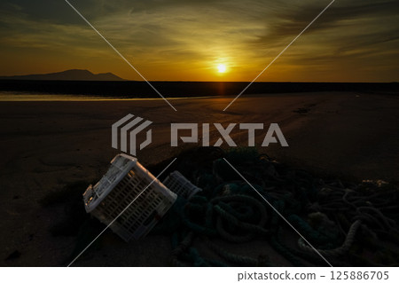 <五島風景>黎明時的太郎島海灘 125886705