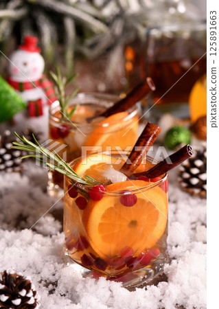 Winter Bourbon smash Cocktail 125891663