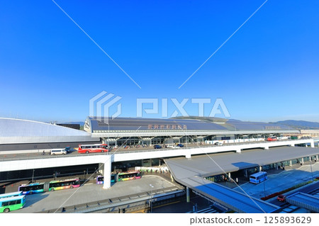[Fukuoka Prefecture] Fukuoka Airport International Terminal Building on a clear day 125893629