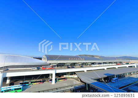 [Fukuoka Prefecture] Fukuoka Airport International Terminal Building on a clear day 125893631
