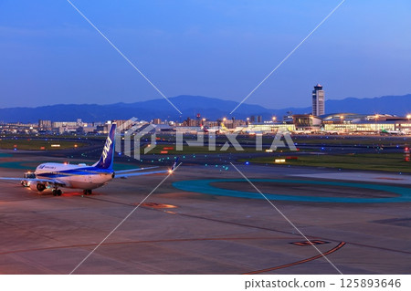 [Fukuoka Prefecture] Night view of Fukuoka Airport (Fukuoka Airport International Terminal) 125893646