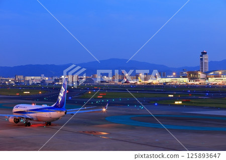 [Fukuoka Prefecture] Night view of Fukuoka Airport (Fukuoka Airport International Terminal) 125893647