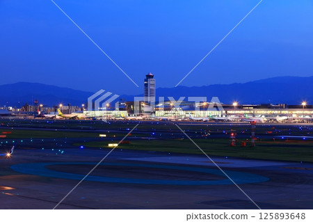 [福岡縣]福岡機場夜景（福岡機場國際線航廈） 125893648