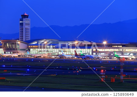 [福岡縣]福岡機場夜景（福岡機場國際線航廈） 125893649