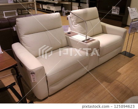 家具店沙發選購 125894623