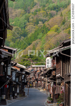 Fresh greenery in Naraijuku 125894687